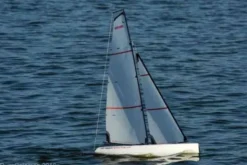 DRAGON FORCE 65 V8 650 MM - RTR BARCA A VELA - CON FLYSKY I6