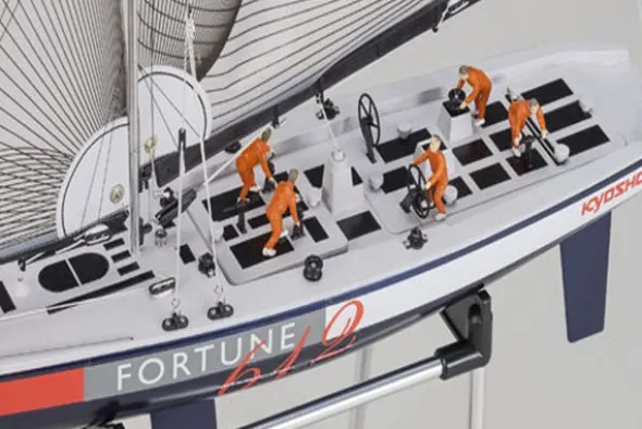 FORTUNE 612 III - RTR BARCA A VELA