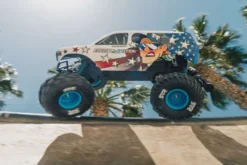 FREEDOM FLYER 223S 2WD BRUSHLESS - RTR MONSTER TRUCK 1:10 - BIANCO