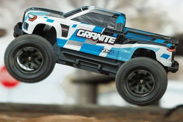 GRANITE MEGA 665 4X4 BRUSHED - RTR MONSTER TRUCK 1:10 - BLU