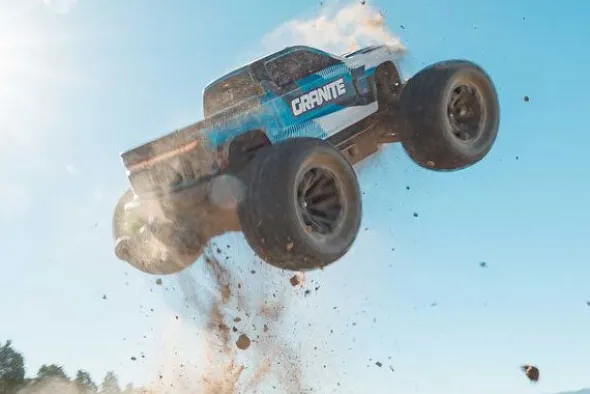 GRANITE 223S DSC 4X4 - RTR MONSTER TRUCK 1:10 - BLU