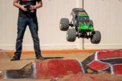 LMT 2.0 4X4 BRUSHLESS - GRAVE DIGGER - RTR MONSTER TRUCK 1:8