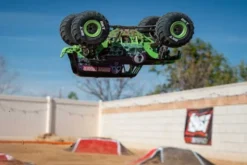 LMT 2.0 4X4 BRUSHLESS - GRAVE DIGGER - RTR MONSTER TRUCK 1:8