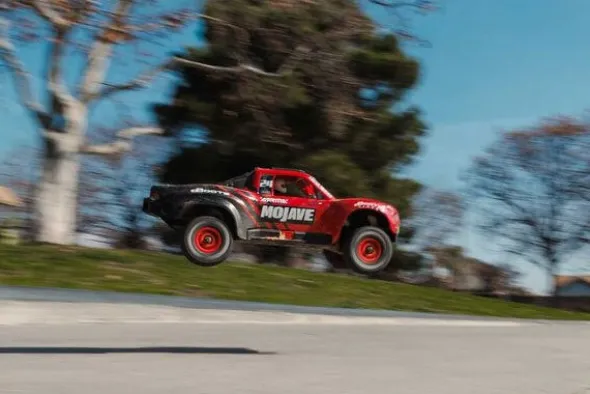 MOJAVE GROM MEGA 380 4X4 - RTR SHORT COURSE 1:16 - ROSSO/NERO