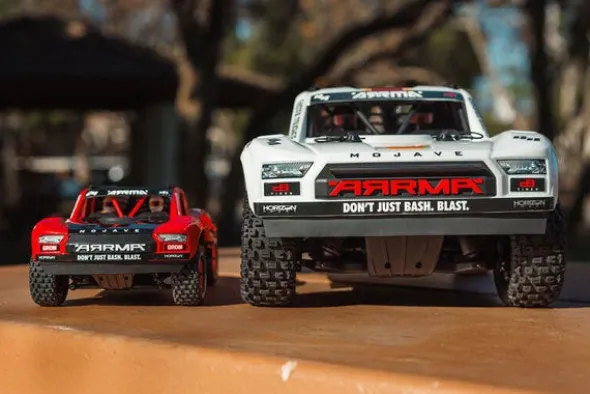 MOJAVE GROM MEGA 380 4X4 - RTR SHORT COURSE 1:16 - ROSSO/NERO