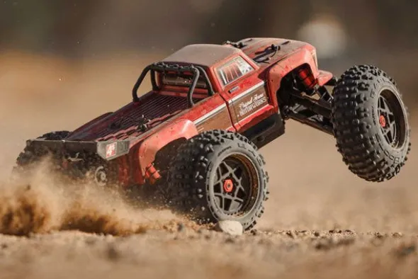 OUTCAST 4S V2 BLX - RTR MONSTER TRUCK 1:10 - ROSSO