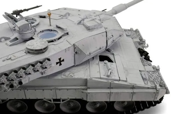 PRO-EDITION LEOPARD 2A6 UN - PALLINI 1:16 RTR
