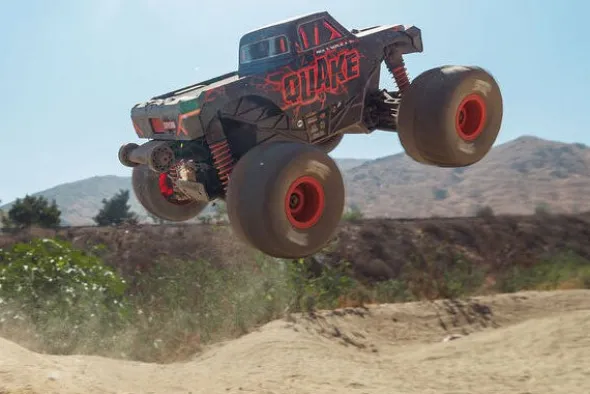 QUAKE GROM BRUSHED 4X4 - RTR MONSTER TRUCK 1:16 - ROSSO