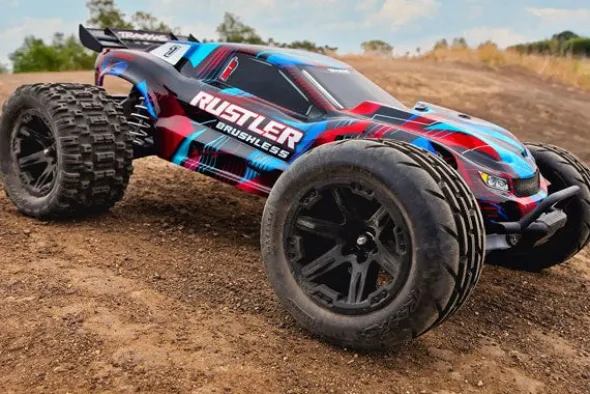 RUSTLER 2WD VX3 BRUSHLESS - RTR STADIUM TRUCK 1:10 - ROSSO