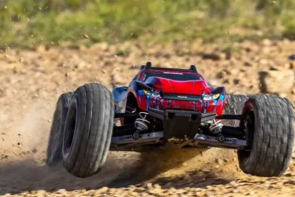 RUSTLER 4WD VX3 BRUSHLESS - RTR STADIUM TRUCK 1:10 - ROSSO