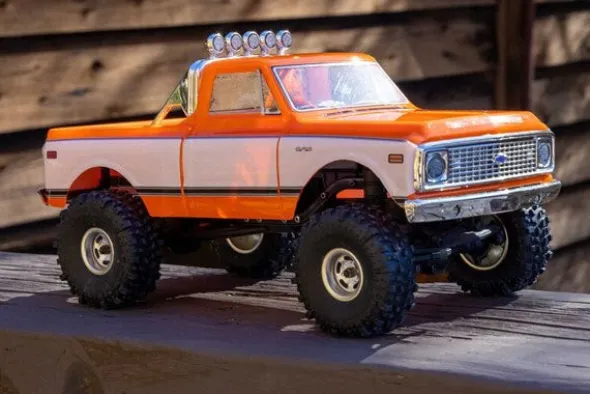 SCX24 CHEVROLET C10 4WD 1967-1972- RTR ROCK CRAWLER 1:24 - ORANGE