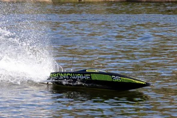SONICWAKE V3 36" - RTR MOTOSCAFO - NERO