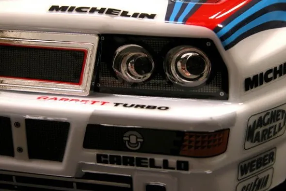 THE RALLY LEGENDS - LANCIA DELTA INTEGRALE EVO 2 RALLY 1992 - RTR RALLY 1:10