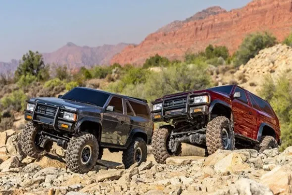 TRX-4 NISSAN PATHFINDER - RTR CRAWLER 1:10 - RED