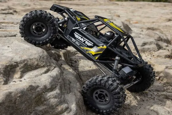 UTB10 CAPRA 1.9 4X4 BRUSHED - RTR CRAWLER 1:10 - GIALLO